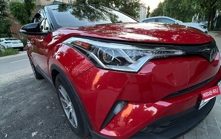 Toyota C-HR I рестайлинг, 2019 год, 1 950 000 рублей, 12 фотография