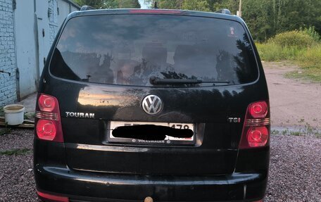 Volkswagen Touran III, 2009 год, 380 000 рублей, 2 фотография
