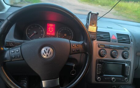 Volkswagen Touran III, 2009 год, 380 000 рублей, 10 фотография