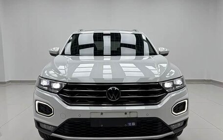 Volkswagen T-Roc I, 2022 год, 1 600 000 рублей, 2 фотография