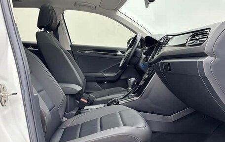 Volkswagen T-Roc I, 2022 год, 1 600 000 рублей, 10 фотография