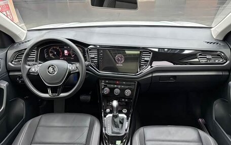 Volkswagen T-Roc I, 2022 год, 1 600 000 рублей, 8 фотография