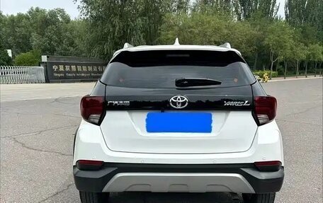 Toyota Yaris XP150 рестайлинг, 2023 год, 1 420 000 рублей, 5 фотография