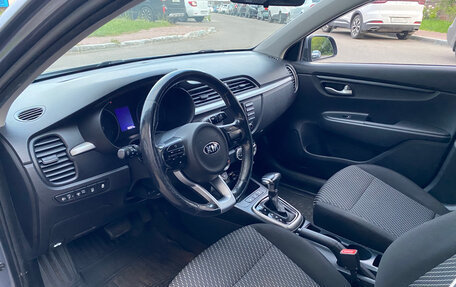 KIA Rio IV, 2018 год, 1 350 000 рублей, 10 фотография