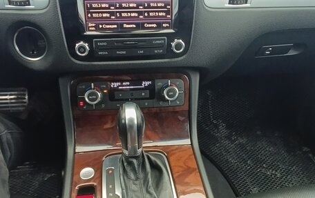 Volkswagen Touareg III, 2011 год, 2 148 000 рублей, 7 фотография