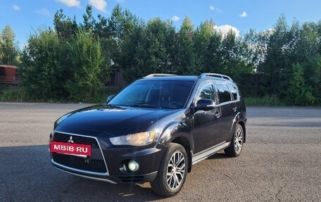 Mitsubishi Outlander III рестайлинг 3, 2011 год, 1 200 000 рублей, 7 фотография