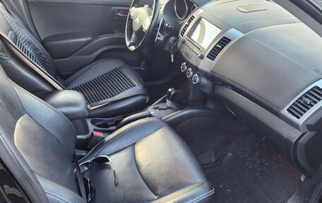 Mitsubishi Outlander III рестайлинг 3, 2011 год, 1 200 000 рублей, 14 фотография