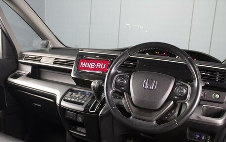 Honda Stepwgn IV, 2017 год, 2 090 000 рублей, 5 фотография