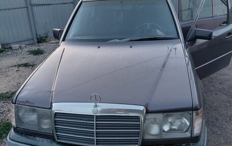 Mercedes-Benz E-Класс, 1992 год, 260 000 рублей, 1 фотография