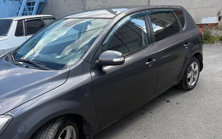 KIA cee'd I рестайлинг, 2010 год, 700 000 рублей, 5 фотография
