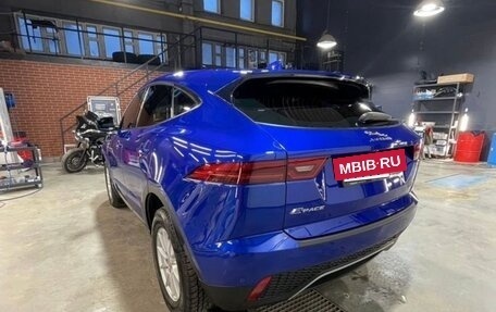 Jaguar E-Pace, 2019 год, 2 850 000 рублей, 3 фотография