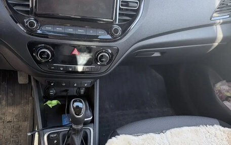 Hyundai Solaris II рестайлинг, 2021 год, 1 750 000 рублей, 3 фотография