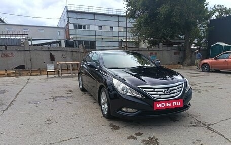Hyundai Sonata VI, 2011 год, 950 000 рублей, 4 фотография