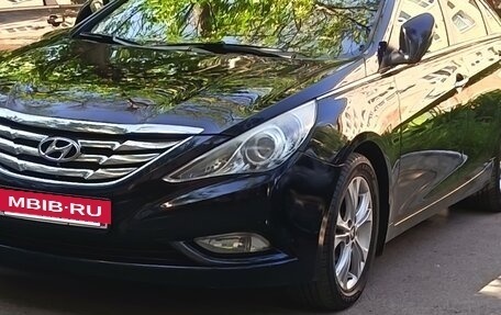 Hyundai Sonata VI, 2011 год, 950 000 рублей, 3 фотография