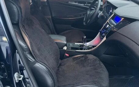 Hyundai Sonata VI, 2011 год, 950 000 рублей, 16 фотография