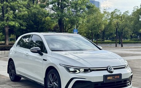 Volkswagen Golf VIII, 2023 год, 1 880 000 рублей, 1 фотография