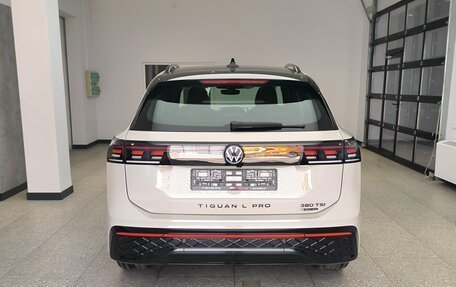 Volkswagen Tiguan, 2026 год, 4 930 000 рублей, 5 фотография
