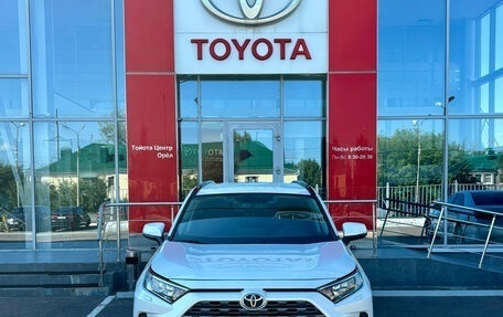 Toyota RAV4, 2021 год, 3 680 000 рублей, 2 фотография