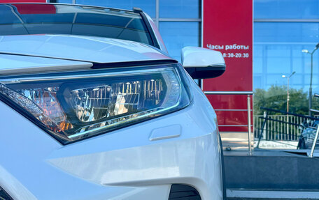 Toyota RAV4, 2021 год, 3 680 000 рублей, 10 фотография