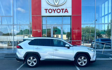 Toyota RAV4, 2021 год, 3 680 000 рублей, 5 фотография