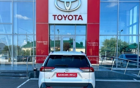 Toyota RAV4, 2021 год, 3 680 000 рублей, 8 фотография