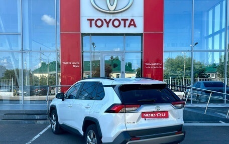 Toyota RAV4, 2021 год, 3 680 000 рублей, 6 фотография