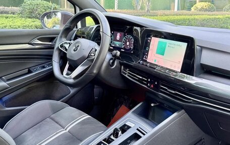 Volkswagen Golf VIII, 2023 год, 1 880 000 рублей, 13 фотография