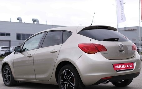Opel Astra J, 2011 год, 630 000 рублей, 7 фотография