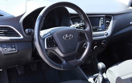 Hyundai Solaris II рестайлинг, 2017 год, 1 113 000 рублей, 13 фотография