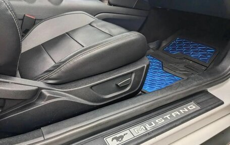 Ford Mustang VI рестайлинг, 2021 год, 3 260 000 рублей, 15 фотография