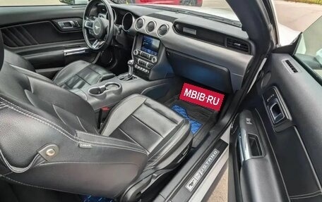 Ford Mustang VI рестайлинг, 2021 год, 3 260 000 рублей, 19 фотография