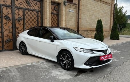 Toyota Camry, 2020 год, 2 400 000 рублей, 3 фотография