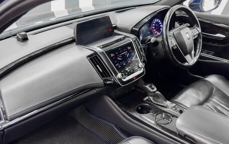 Toyota Crown, 2019 год, 3 399 900 рублей, 7 фотография
