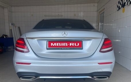 Mercedes-Benz E-Класс, 2019 год, 3 450 000 рублей, 1 фотография