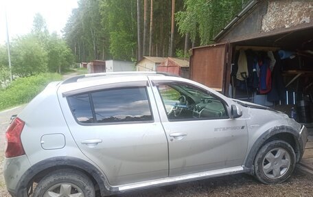 Renault Sandero I, 2014 год, 250 000 рублей, 2 фотография