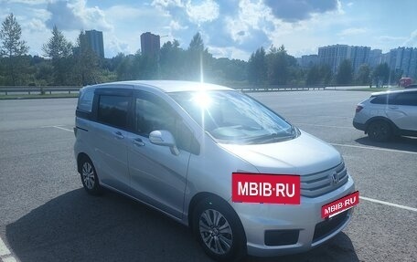 Honda Freed I, 2012 год, 930 000 рублей, 2 фотография