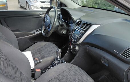 Hyundai Solaris II рестайлинг, 2015 год, 740 000 рублей, 10 фотография