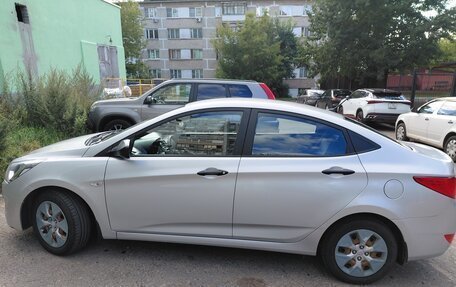 Hyundai Solaris II рестайлинг, 2015 год, 740 000 рублей, 4 фотография