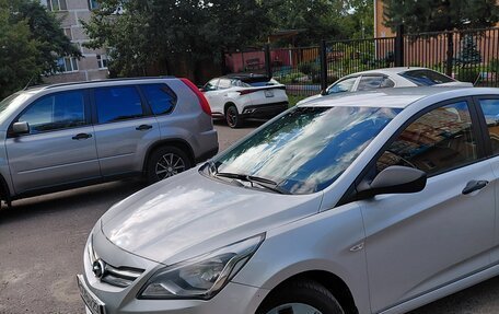 Hyundai Solaris II рестайлинг, 2015 год, 740 000 рублей, 5 фотография