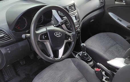 Hyundai Solaris II рестайлинг, 2015 год, 740 000 рублей, 16 фотография