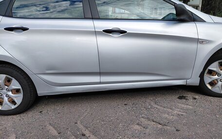 Hyundai Solaris II рестайлинг, 2015 год, 740 000 рублей, 19 фотография