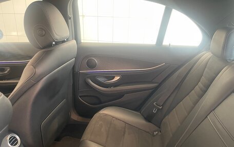 Mercedes-Benz E-Класс, 2019 год, 3 450 000 рублей, 6 фотография