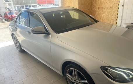 Mercedes-Benz E-Класс, 2019 год, 3 450 000 рублей, 12 фотография