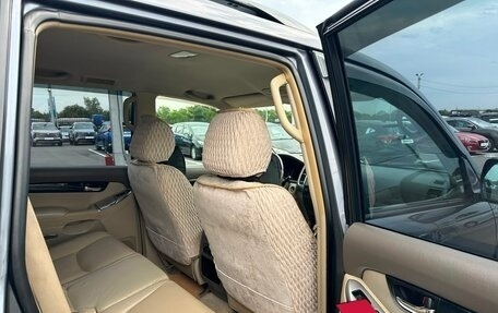 Toyota Land Cruiser Prado 120 рестайлинг, 2008 год, 2 199 999 рублей, 19 фотография