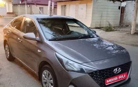 Hyundai Solaris II рестайлинг, 2022 год, 1 150 000 рублей, 1 фотография