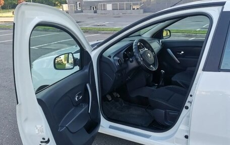 Renault Logan II, 2016 год, 570 000 рублей, 16 фотография