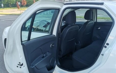 Renault Logan II, 2016 год, 570 000 рублей, 19 фотография