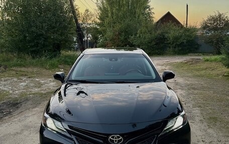 Toyota Camry, 2021 год, 3 300 000 рублей, 4 фотография