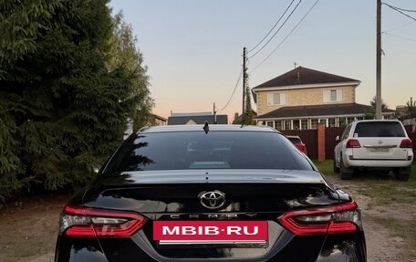 Toyota Camry, 2021 год, 3 300 000 рублей, 6 фотография