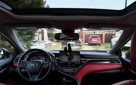 Toyota Camry, 2021 год, 3 300 000 рублей, 10 фотография